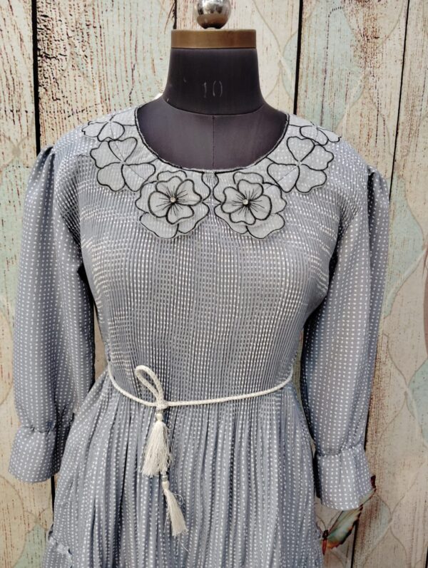 Tiered Georgette Middi Dress with Organza Embroidered Neck – Size XXXL - Image 8